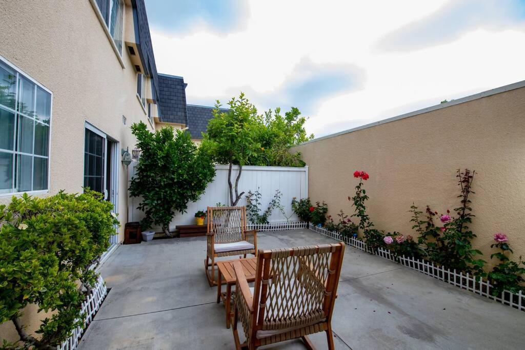 Apartment Brand New Remodeled 3 Bedroom In Reseda *