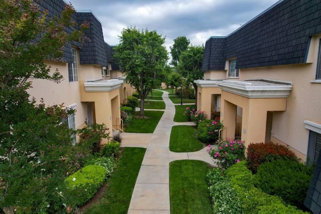 Brand New Remodeled 3 Bedroom In Reseda Apartment