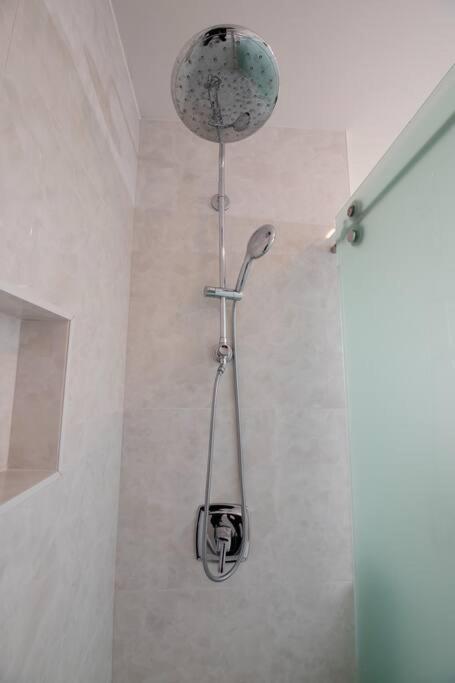 Brand New Remodeled 3 Bedroom In Reseda *
